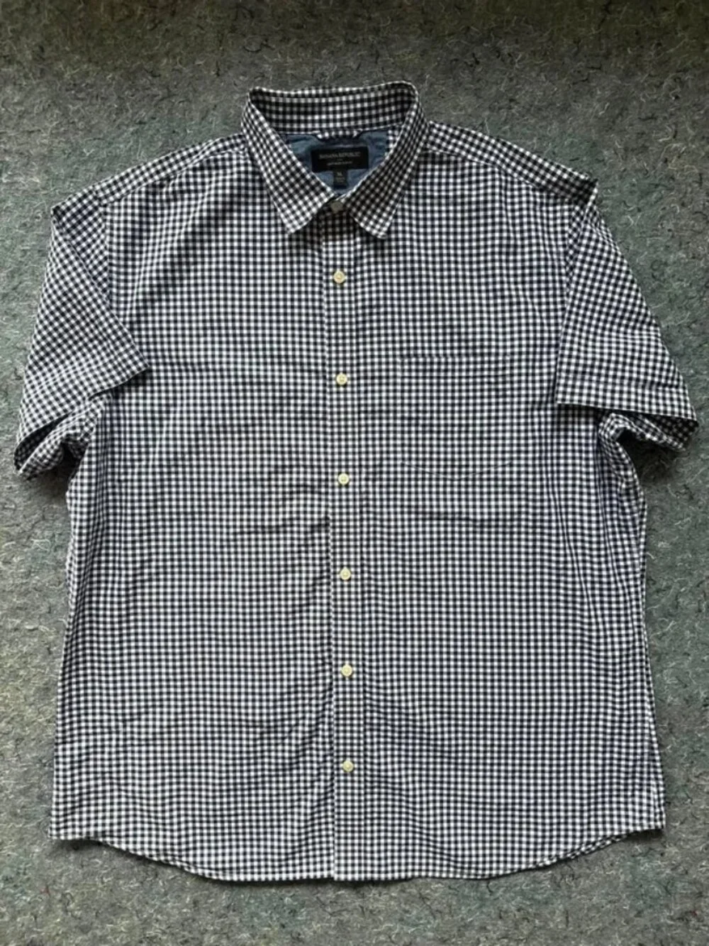 Banana Republic Men’s XL Gingham Check Short Sleeve Shirt 100% Cotton